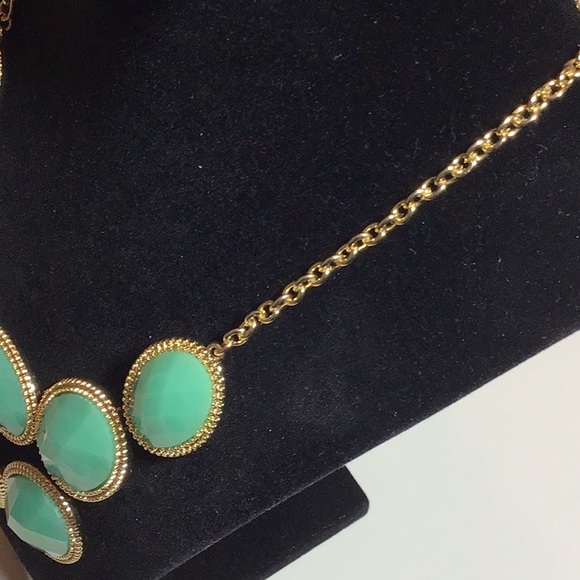 Monet green and gold necklace new - Picture 3 of 4